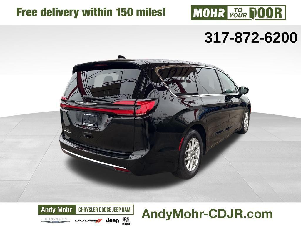 used 2025 Chrysler Pacifica car, priced at $31,697