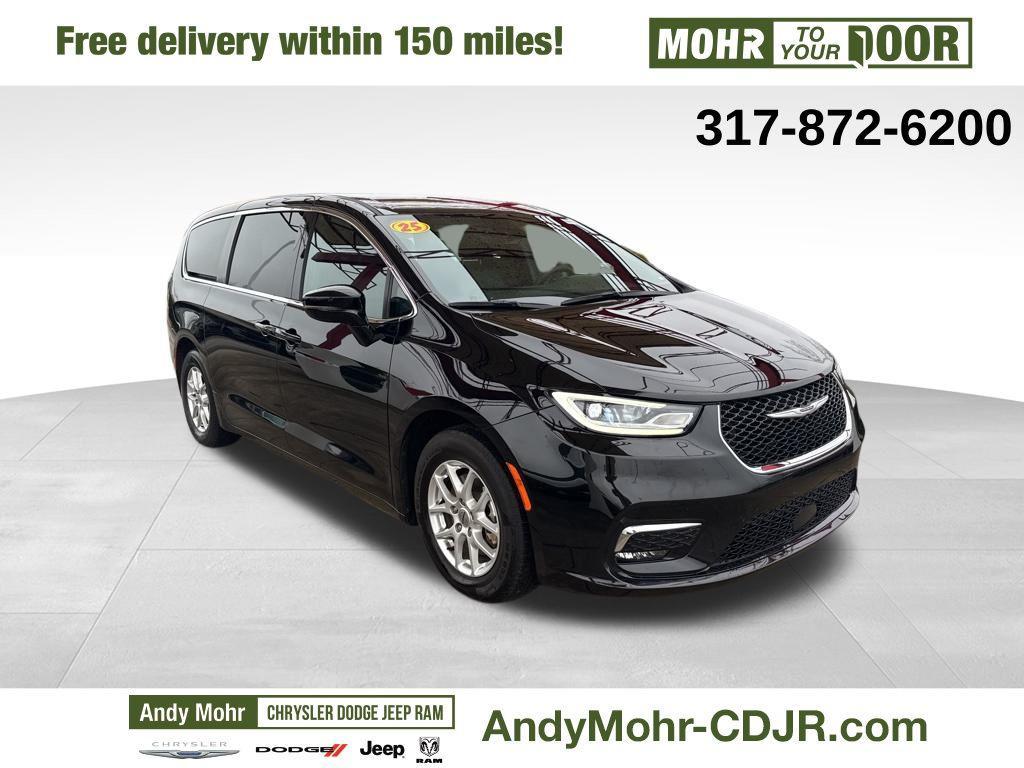 used 2025 Chrysler Pacifica car, priced at $31,697