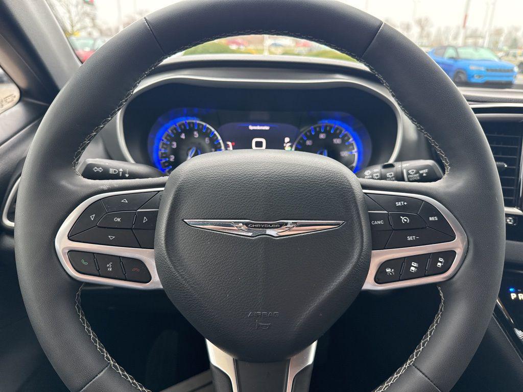 used 2025 Chrysler Pacifica car, priced at $31,697