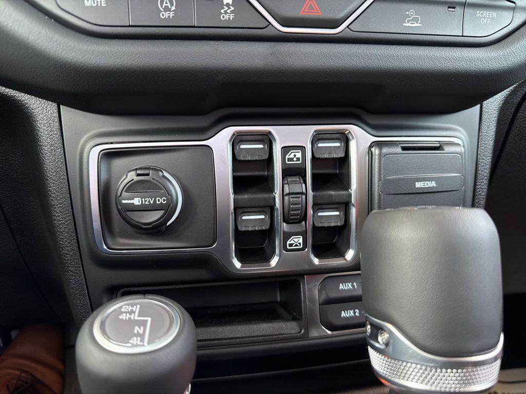 new 2025 Jeep Wrangler car, priced at $53,751