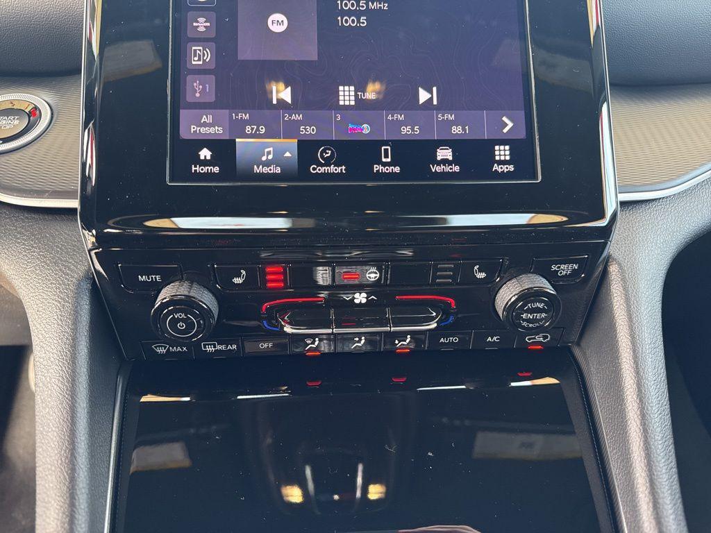 new 2025 Jeep Grand Cherokee L car, priced at $43,338