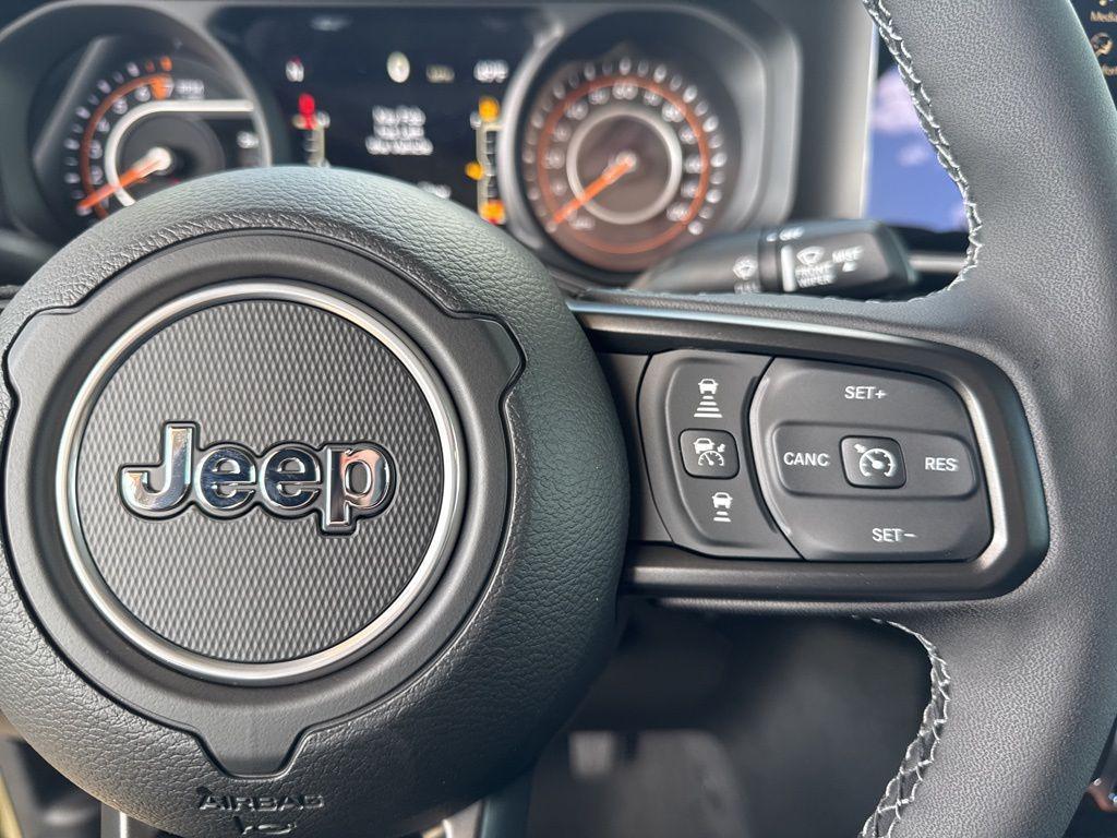 new 2025 Jeep Gladiator car, priced at $44,602