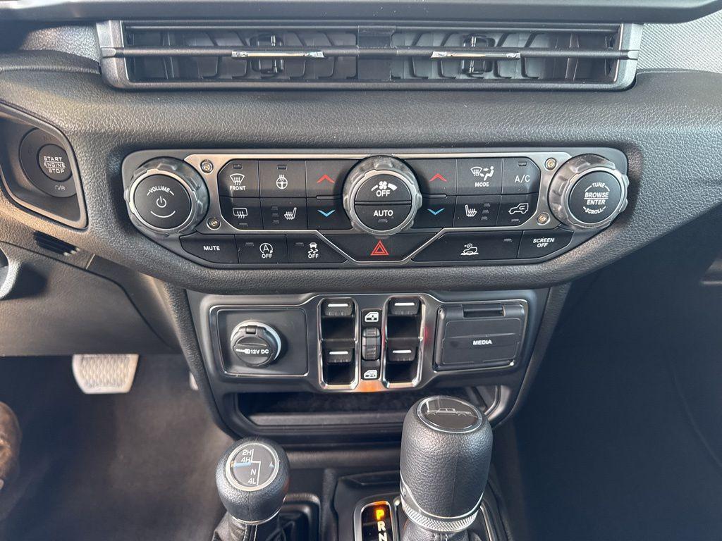 new 2025 Jeep Gladiator car, priced at $44,602