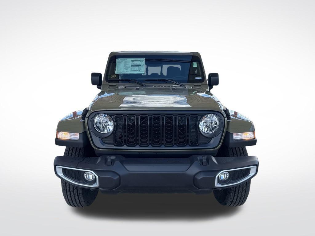 new 2025 Jeep Gladiator car, priced at $44,602
