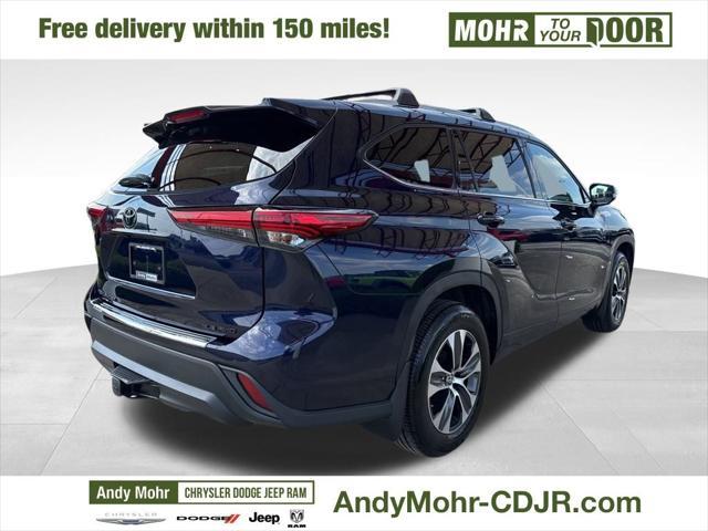 used 2022 Toyota Highlander car, priced at $37,900