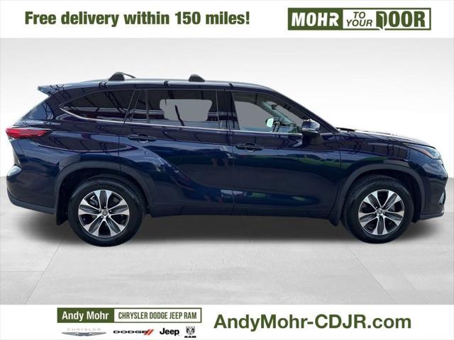 used 2022 Toyota Highlander car, priced at $37,900