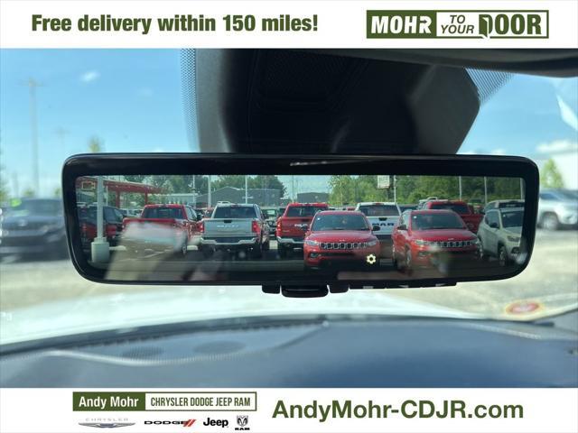 new 2025 Jeep Grand Cherokee car, priced at $50,101