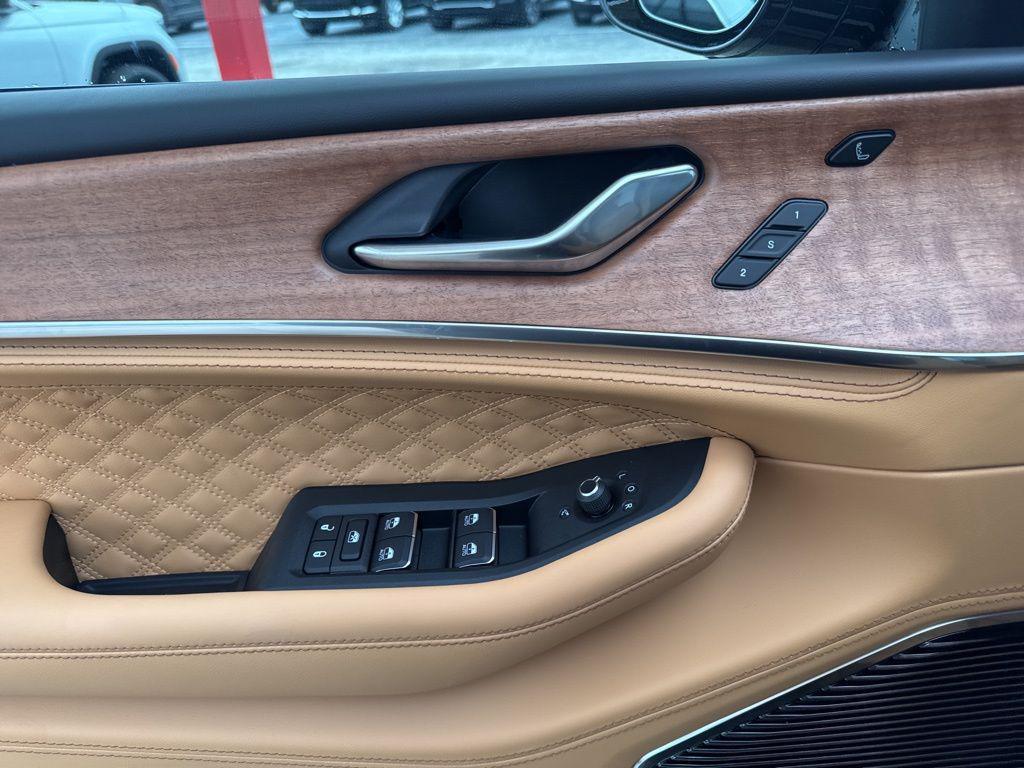 new 2025 Jeep Grand Cherokee L car, priced at $64,681