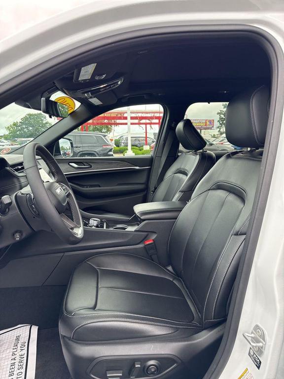 new 2025 Jeep Grand Cherokee L car, priced at $45,985