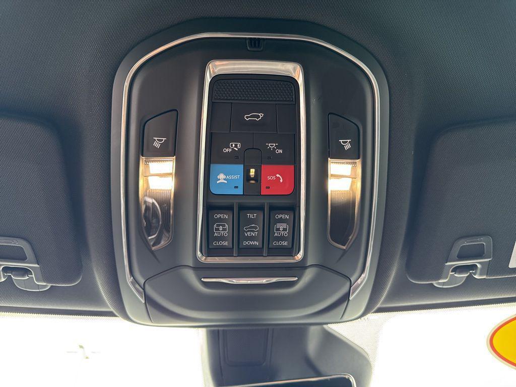 new 2025 Jeep Grand Cherokee L car, priced at $45,985