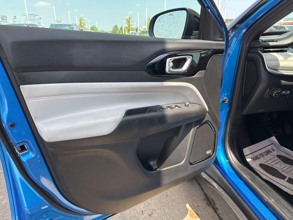 new 2025 Jeep Compass car, priced at $34,555