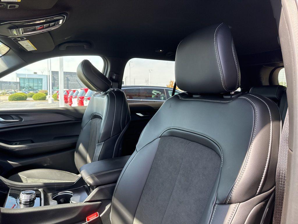 new 2025 Jeep Grand Cherokee car, priced at $41,344