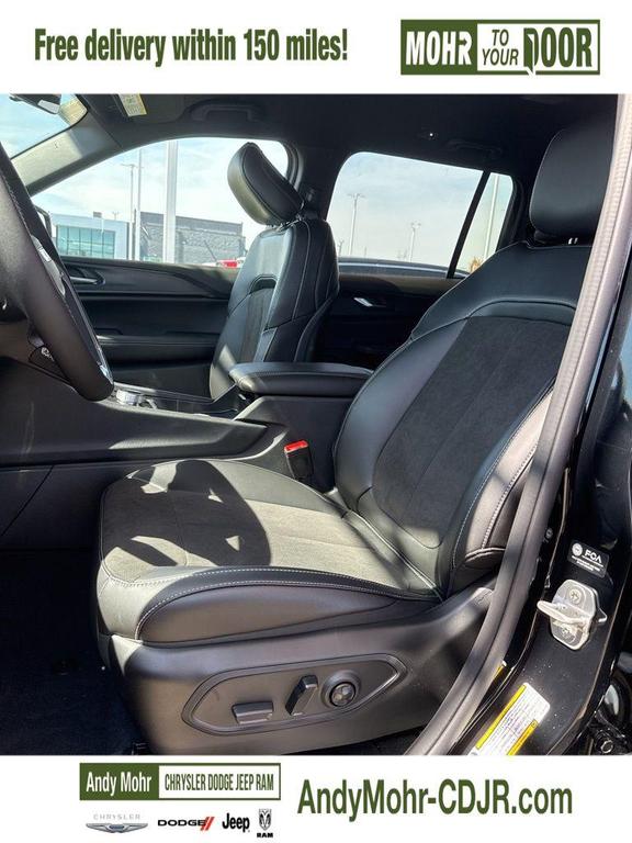 new 2025 Jeep Grand Cherokee car, priced at $43,975
