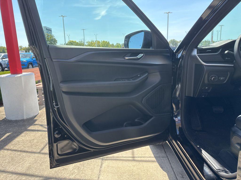 new 2025 Jeep Grand Cherokee car, priced at $41,344