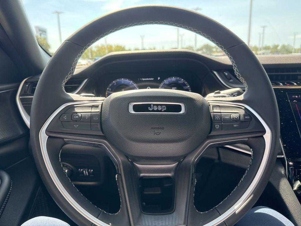 new 2025 Jeep Grand Cherokee car, priced at $41,344