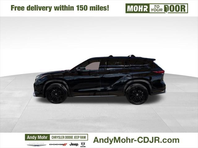 used 2023 Toyota Highlander car, priced at $40,500
