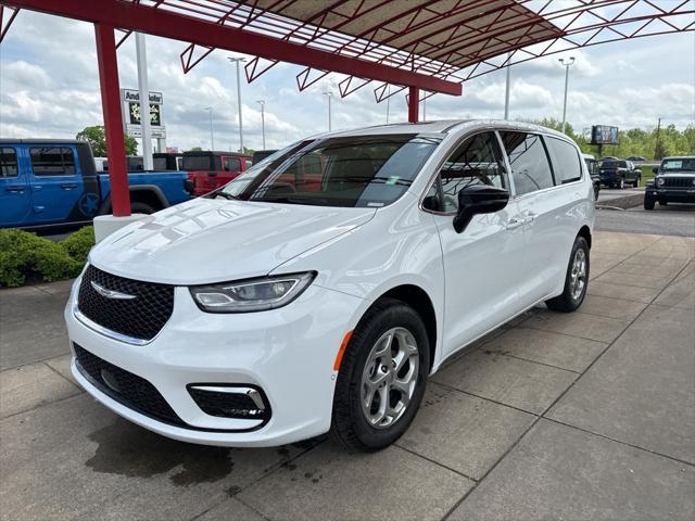 new 2024 Chrysler Pacifica car, priced at $44,617