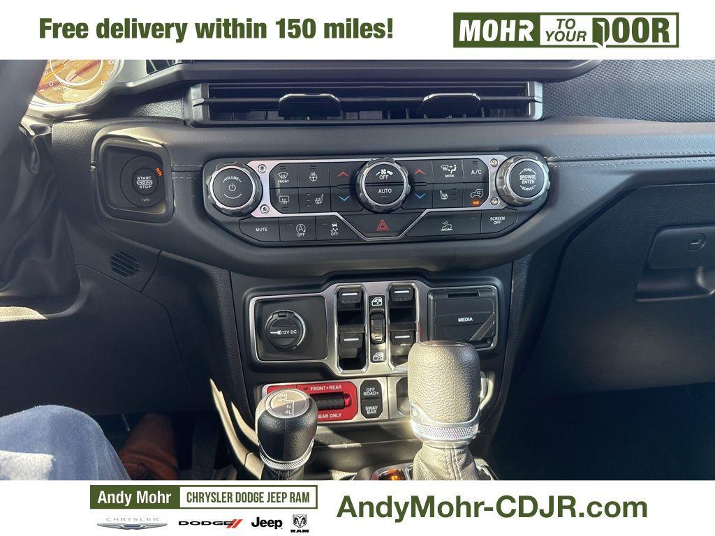 new 2025 Jeep Gladiator car, priced at $51,622