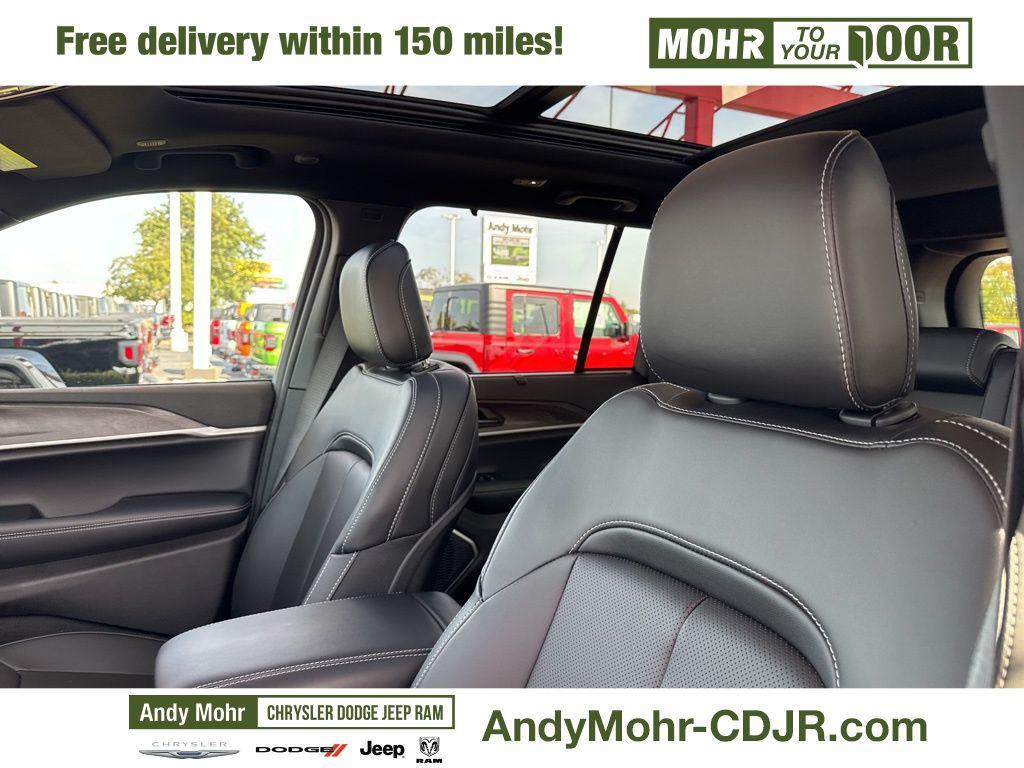 new 2025 Jeep Grand Cherokee car, priced at $54,680