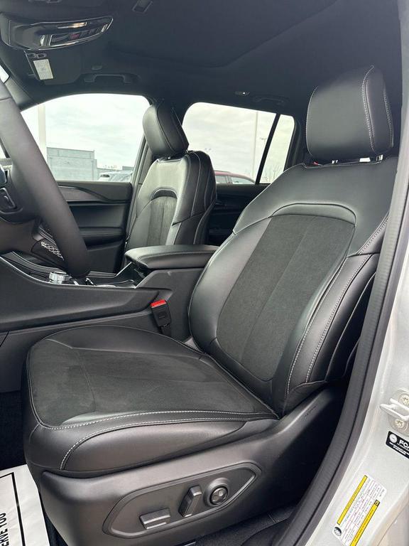 new 2025 Jeep Grand Cherokee car, priced at $46,120