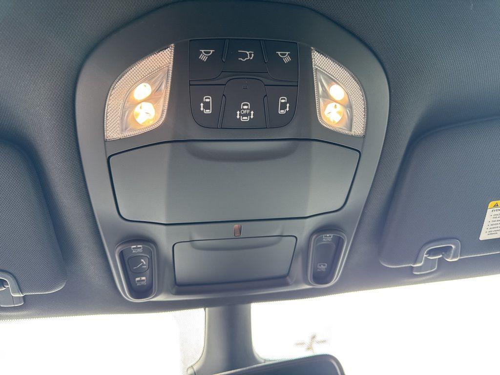 new 2025 Chrysler Pacifica car, priced at $41,815