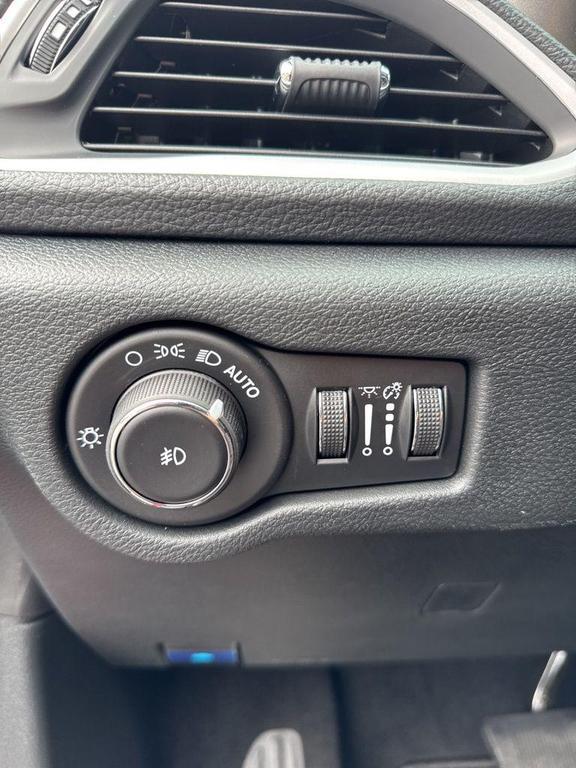 new 2025 Chrysler Pacifica car, priced at $41,815