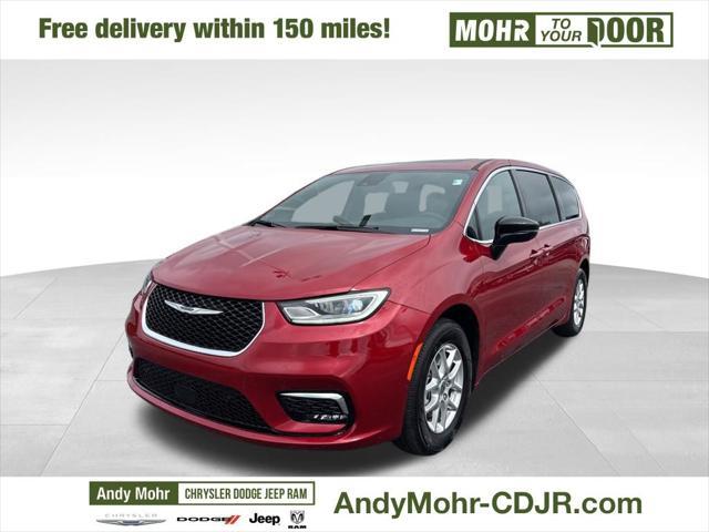 new 2025 Chrysler Pacifica car, priced at $44,622