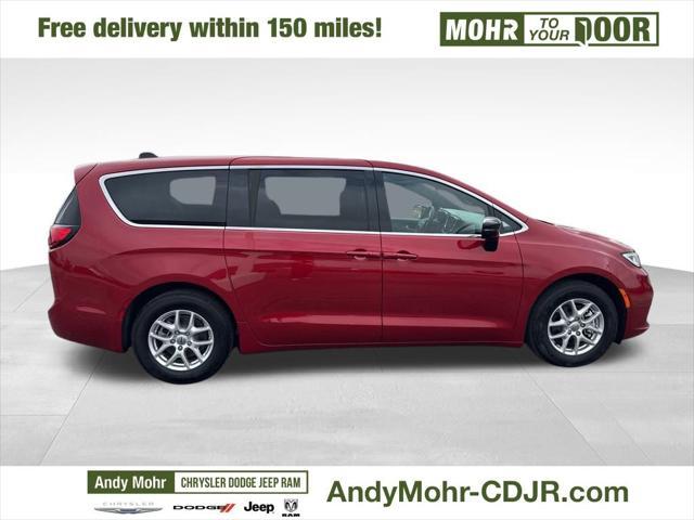 new 2025 Chrysler Pacifica car, priced at $44,622
