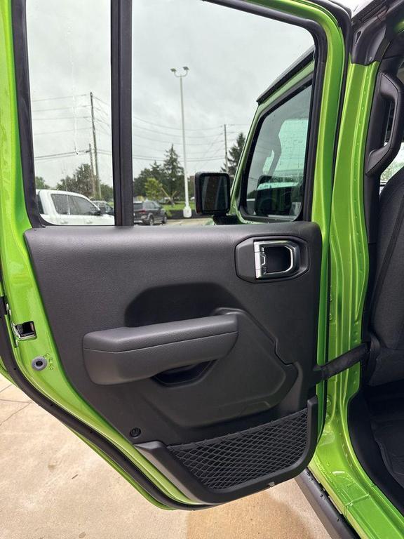 new 2025 Jeep Wrangler car, priced at $47,844