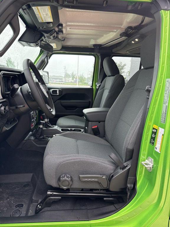new 2025 Jeep Wrangler car, priced at $47,844
