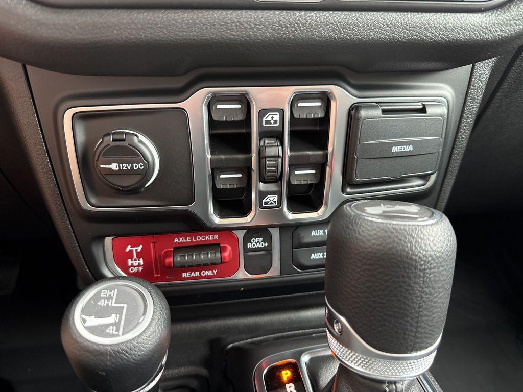 new 2025 Jeep Wrangler car, priced at $47,844