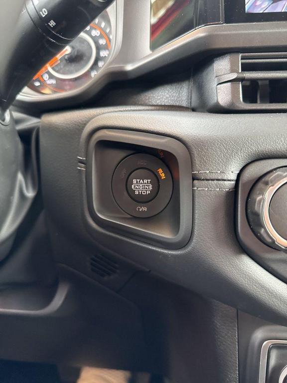 new 2025 Jeep Gladiator car, priced at $46,670