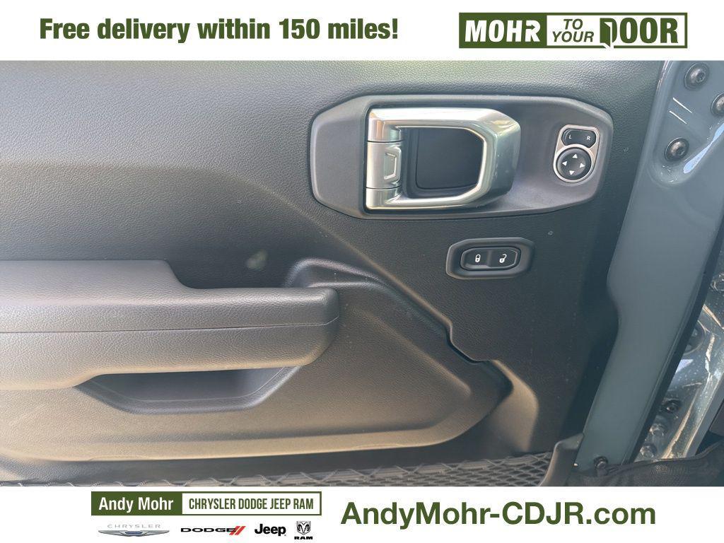 new 2025 Jeep Wrangler car, priced at $46,895