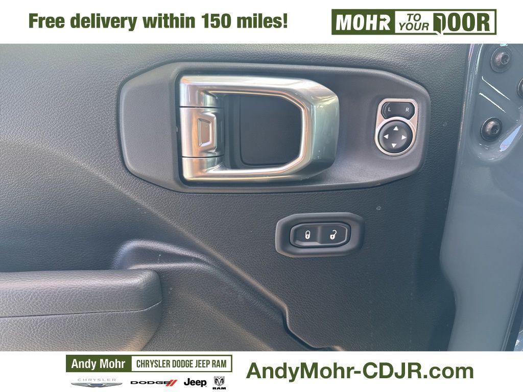 new 2025 Jeep Wrangler car, priced at $46,895