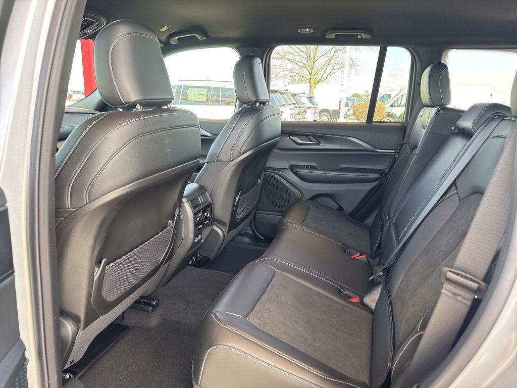 new 2025 Jeep Grand Cherokee car, priced at $42,780