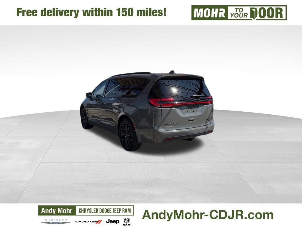 used 2022 Chrysler Pacifica car, priced at $35,500