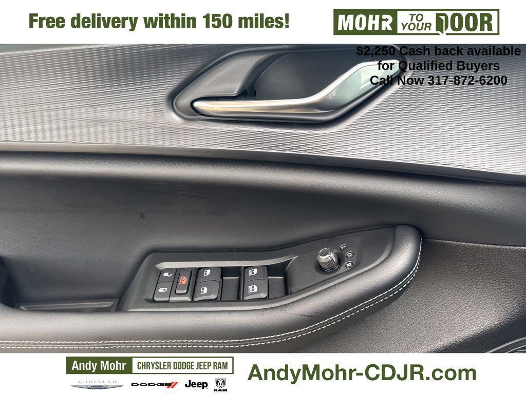 new 2025 Jeep Grand Cherokee car, priced at $40,965