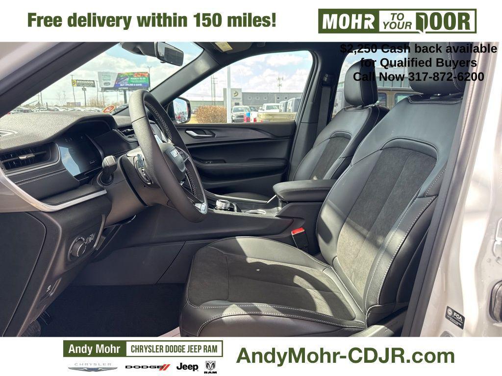 new 2025 Jeep Grand Cherokee car, priced at $43,180