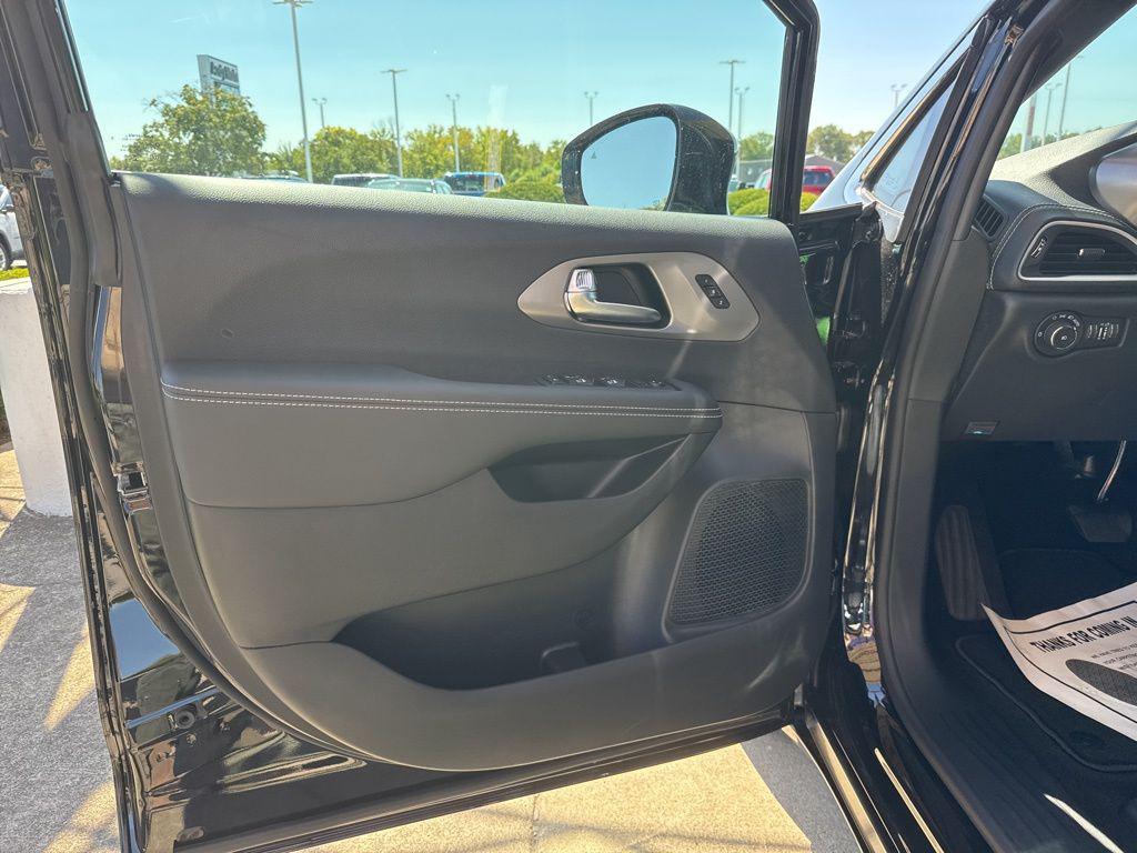 new 2026 Chrysler Pacifica car, priced at $44,135