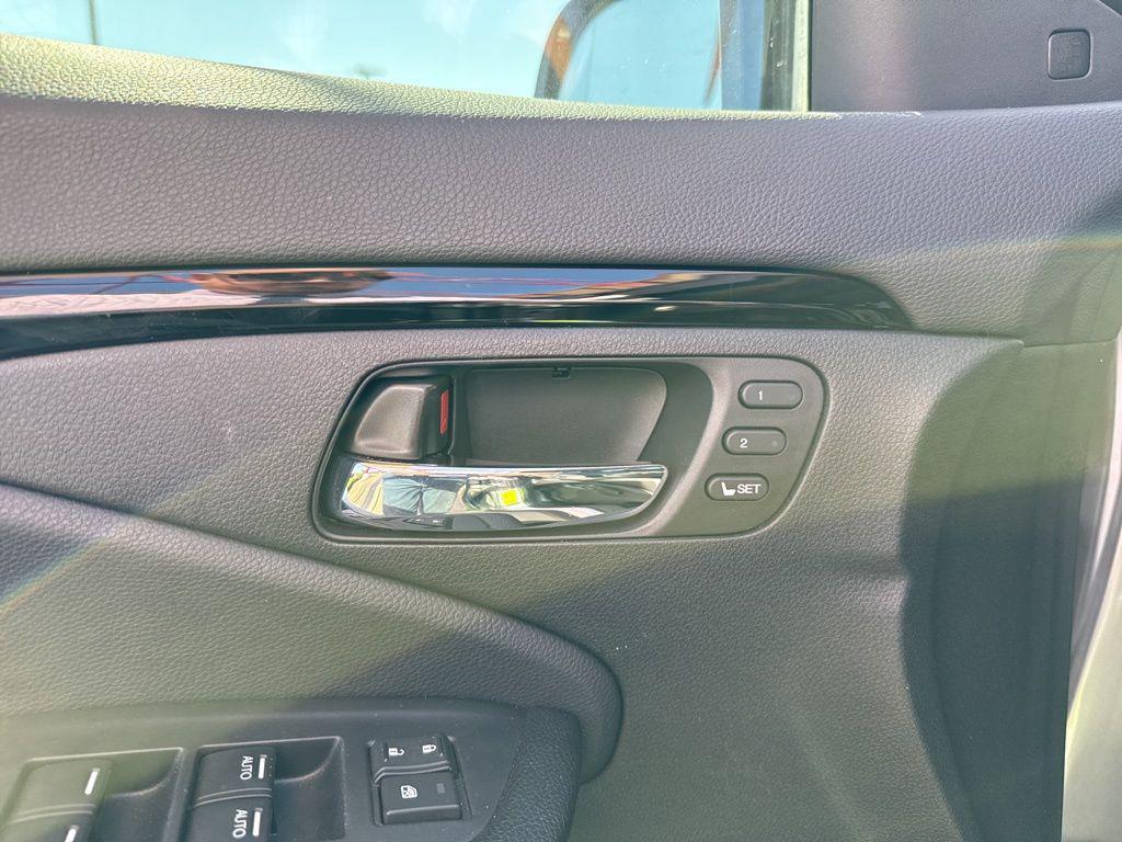 used 2016 Honda Pilot car, priced at $25,600