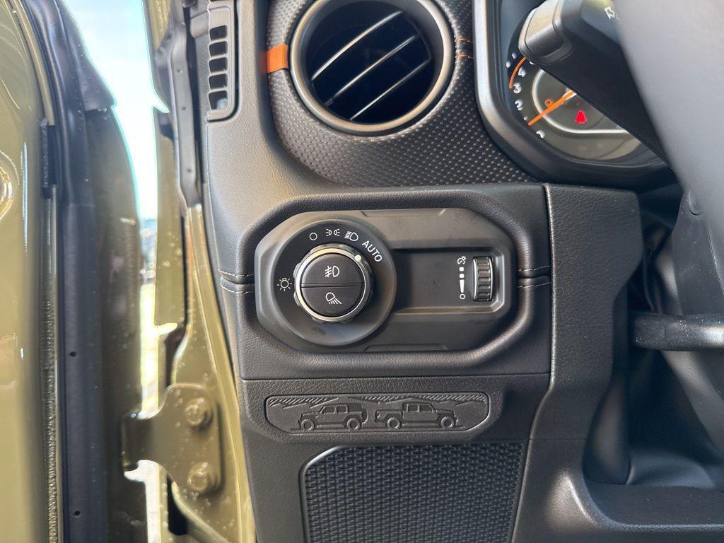 new 2025 Jeep Gladiator car, priced at $49,941