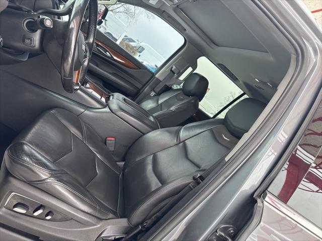 used 2019 Cadillac Escalade ESV car, priced at $36,700