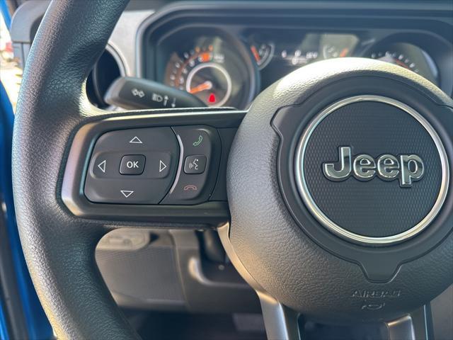 new 2025 Jeep Wrangler car, priced at $31,714