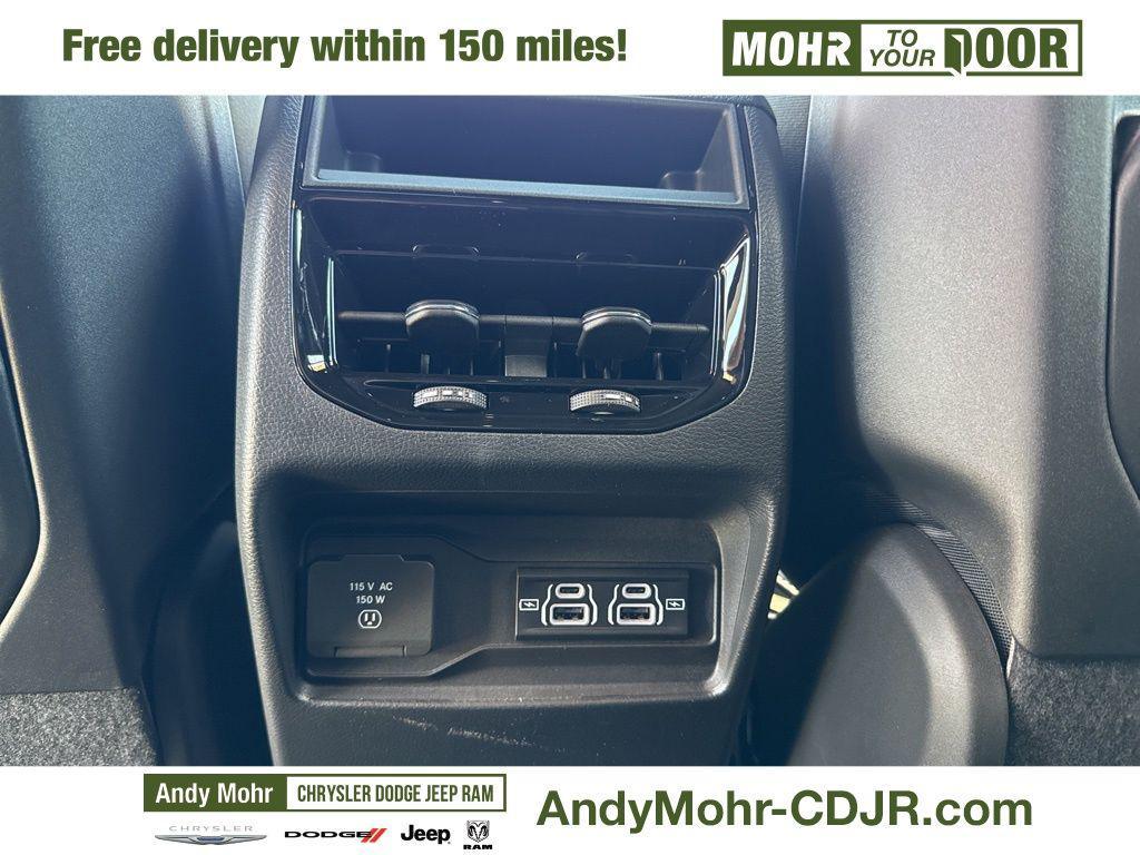 new 2025 Jeep Grand Cherokee car, priced at $45,525