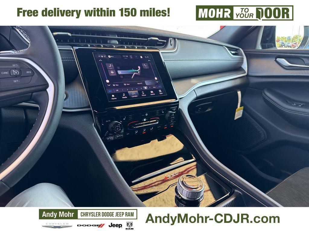 new 2025 Jeep Grand Cherokee car, priced at $45,525