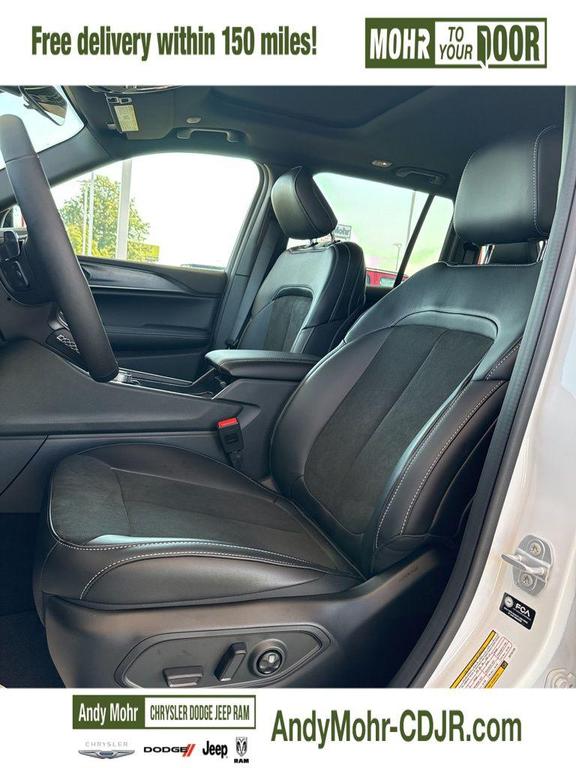new 2025 Jeep Grand Cherokee car, priced at $45,525