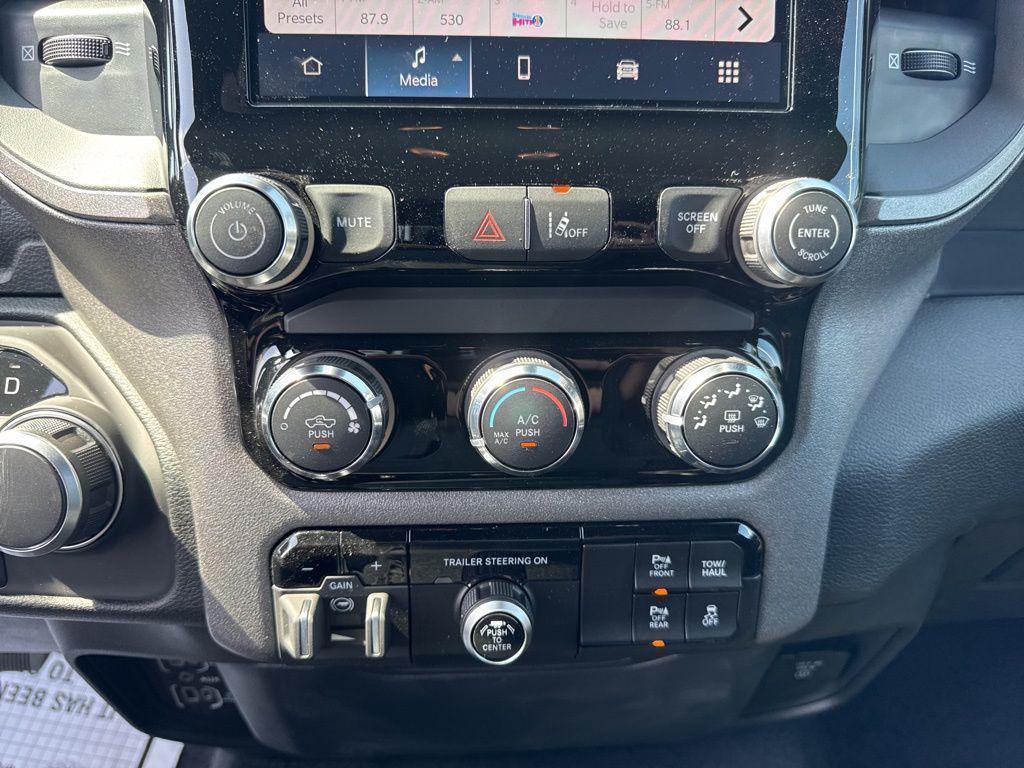 new 2025 Ram 1500 car, priced at $39,871