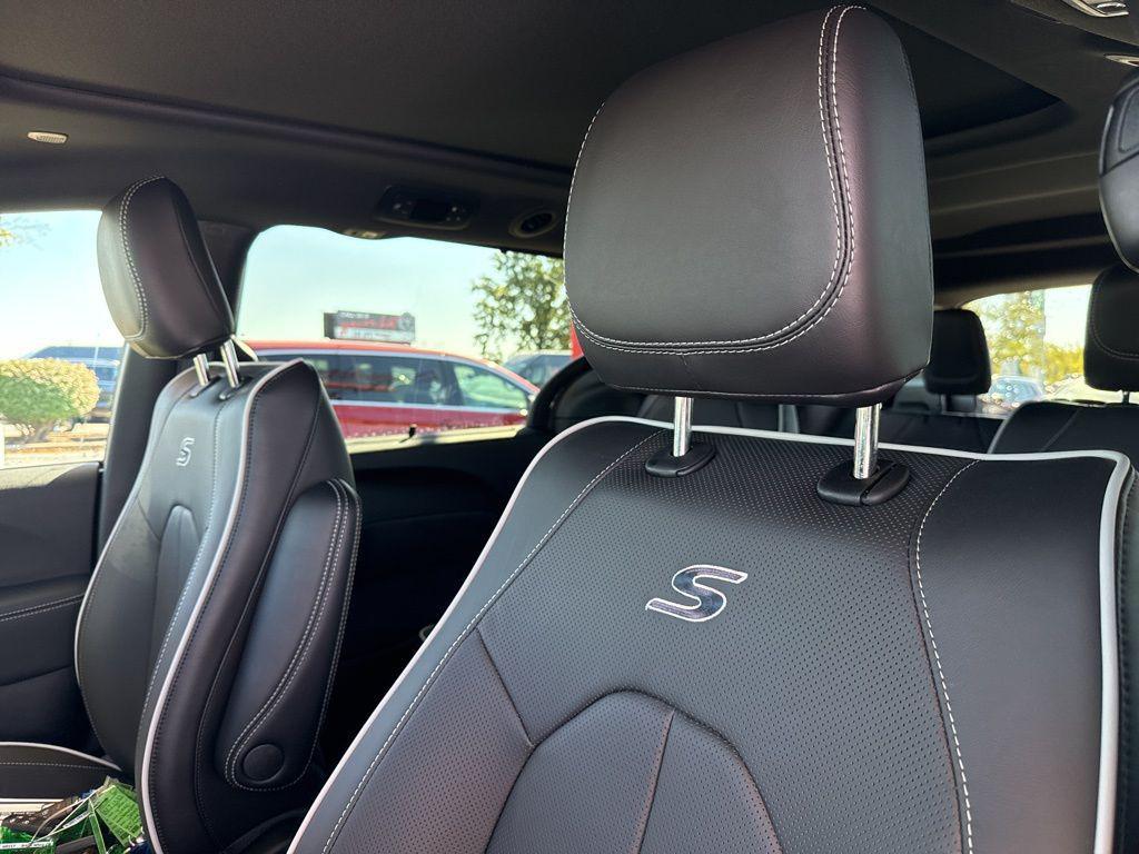 new 2026 Chrysler Pacifica car, priced at $55,215