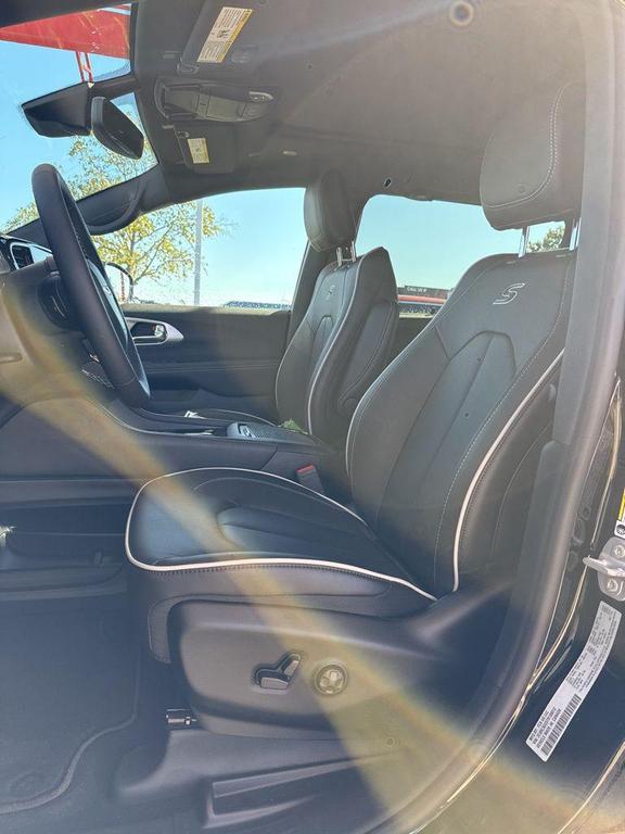 new 2026 Chrysler Pacifica car, priced at $55,215