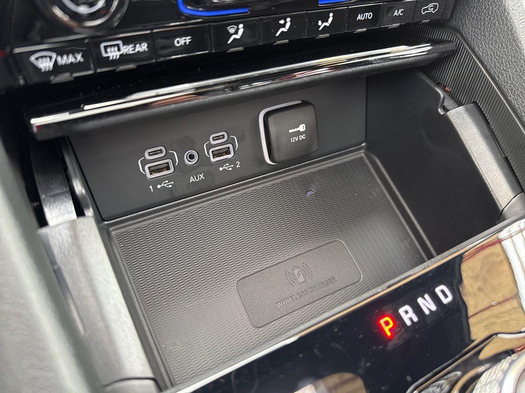 new 2025 Jeep Grand Cherokee car, priced at $50,180